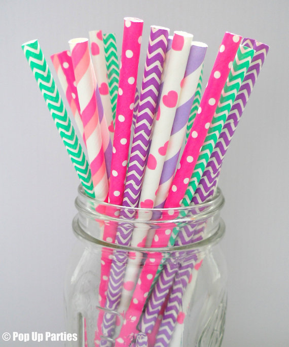 paper straw with coloured dot